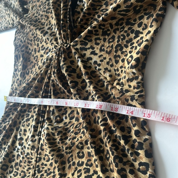 Leopard print twist top with built in black tank. Women’s size Medium - Picture 7 of 8